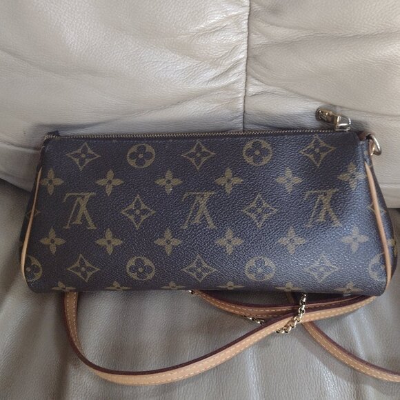 💯% Authentic Louis Vuitton Eva monogram Canvas Crossbody💫 bag - Picture 10 of 15